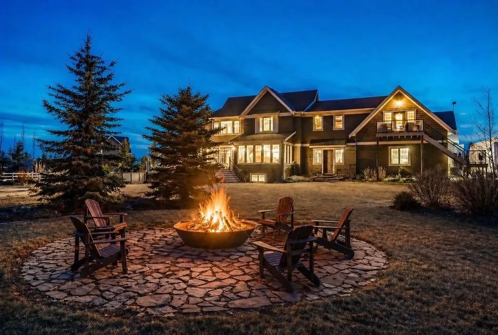 48149 279 Avenue E Rural Foothills County AB T1S 4N8
