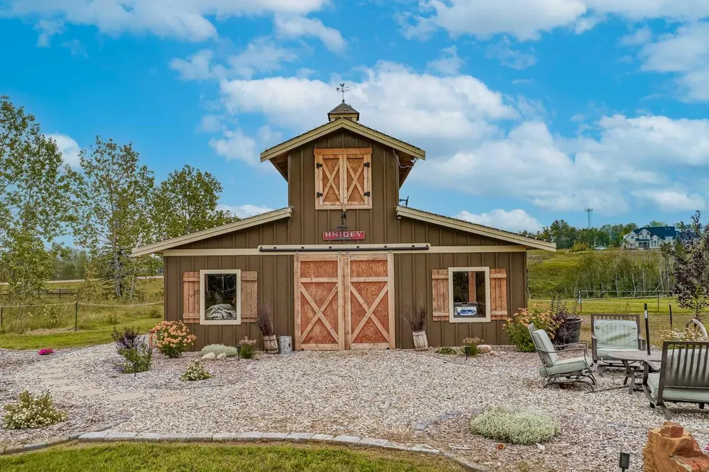 48149 279 Avenue E Rural Foothills County AB T1S 4N8