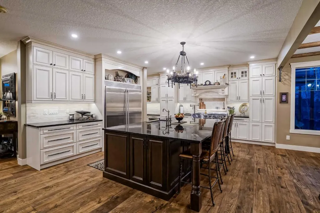 48149 279 Avenue E Rural Foothills County AB T1S 4N8
