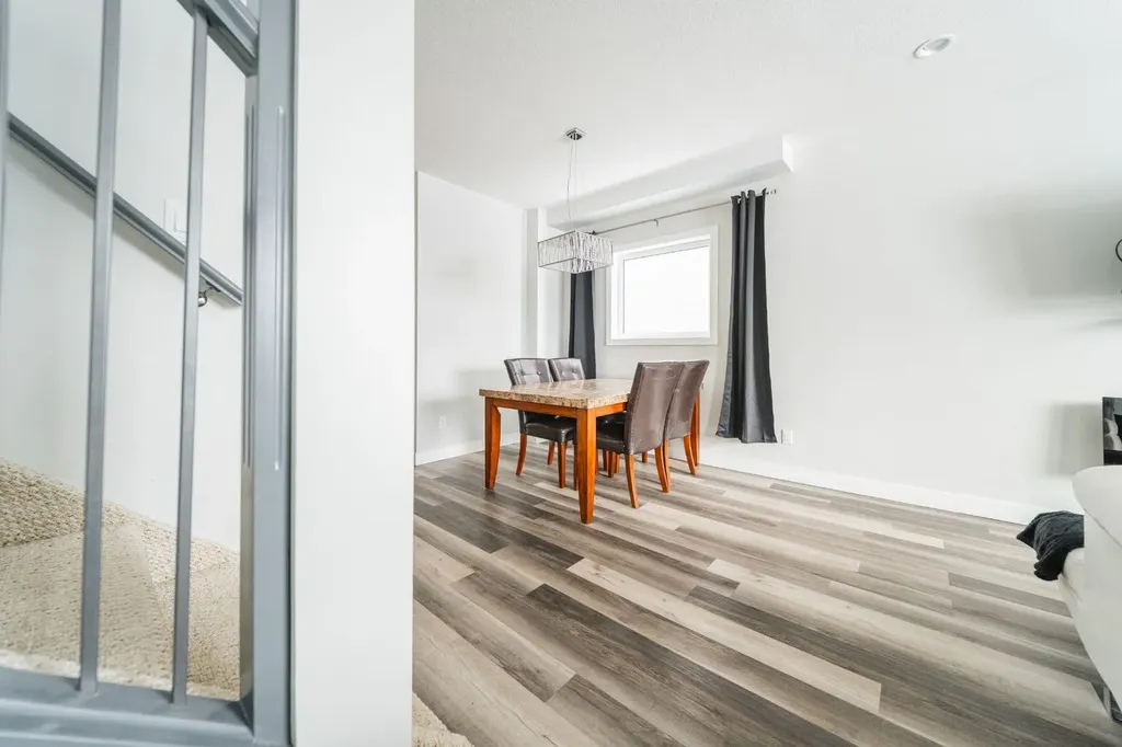 224 Warren Way Fort Mcmurray AB T9H 5J9