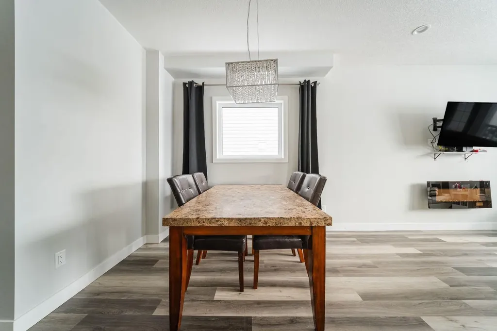 224 Warren Way Fort Mcmurray AB T9H 5J9