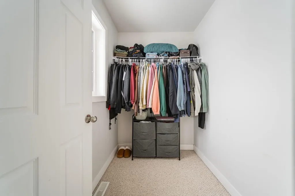224 Warren Way Fort Mcmurray AB T9H 5J9