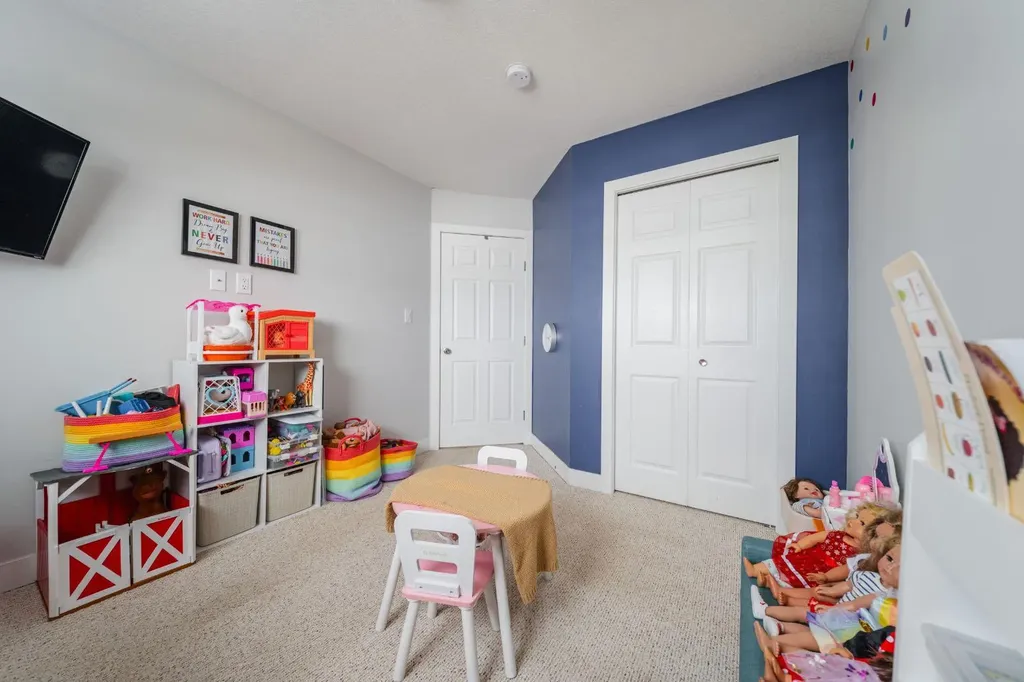 224 Warren Way Fort Mcmurray AB T9H 5J9