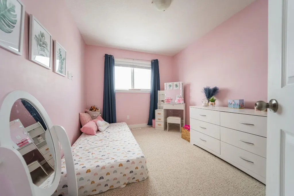 224 Warren Way Fort Mcmurray AB T9H 5J9