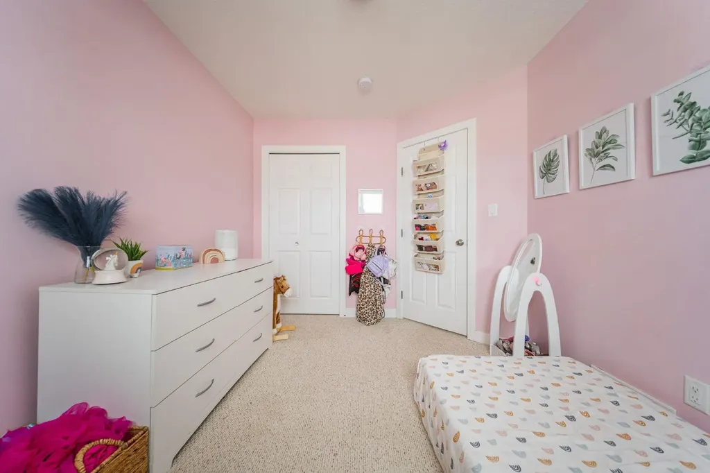 224 Warren Way Fort Mcmurray AB T9H 5J9