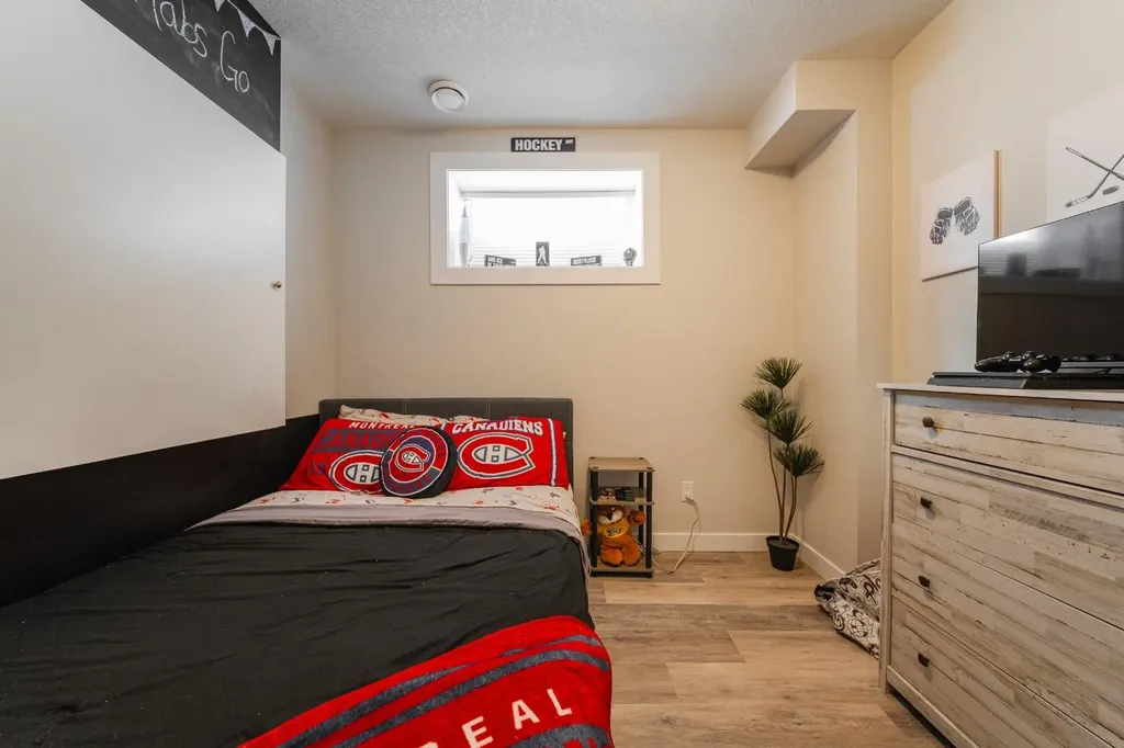 224 Warren Way Fort Mcmurray AB T9H 5J9
