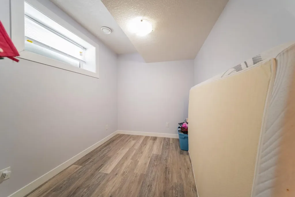 224 Warren Way Fort Mcmurray AB T9H 5J9