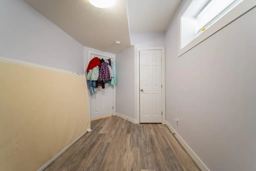 224 Warren Way Fort Mcmurray AB T9H 5J9