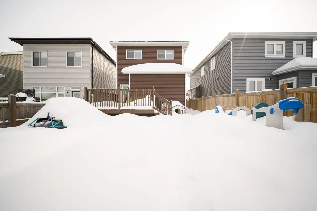 224 Warren Way Fort Mcmurray AB T9H 5J9