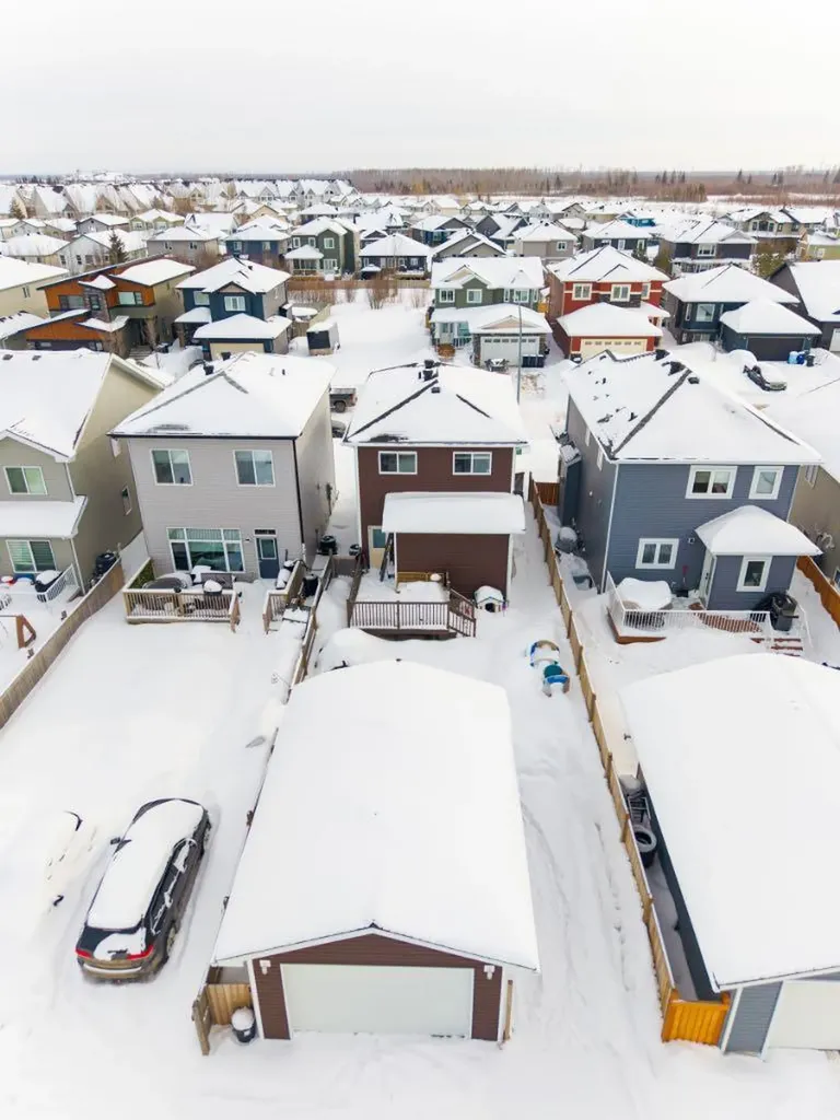 224 Warren Way Fort Mcmurray AB T9H 5J9