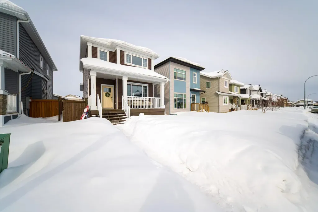 224 Warren Way Fort Mcmurray AB T9H 5J9