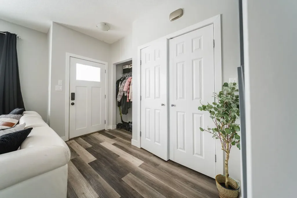 224 Warren Way Fort Mcmurray AB T9H 5J9