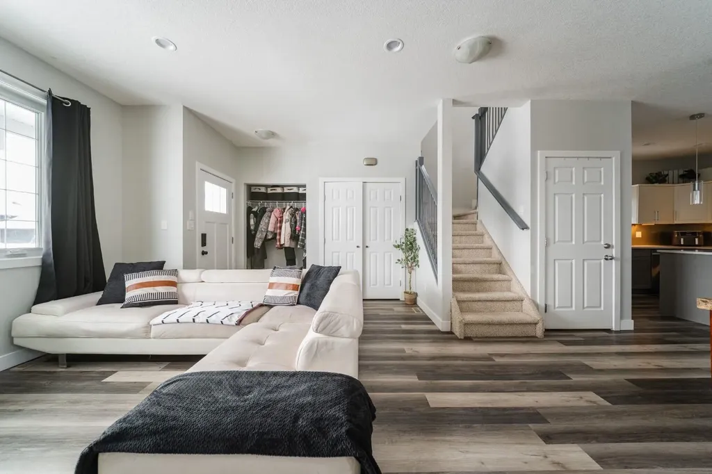 224 Warren Way Fort Mcmurray AB T9H 5J9