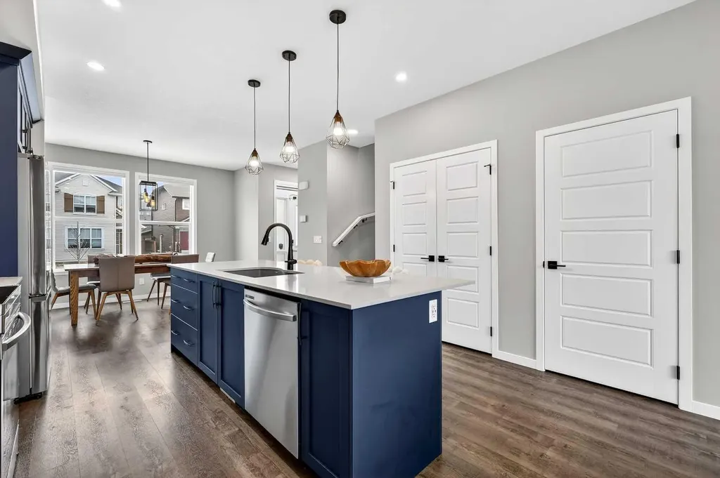 94 Wolf Gate NW Okotoks AB T1S 5T9