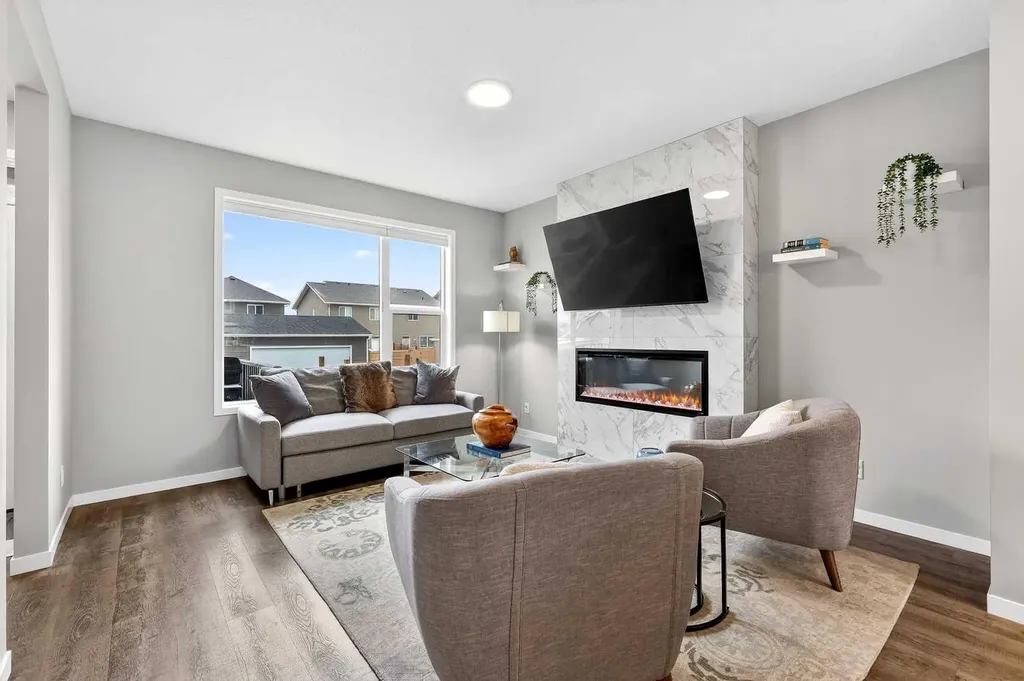 94 Wolf Gate NW Okotoks AB T1S 5T9