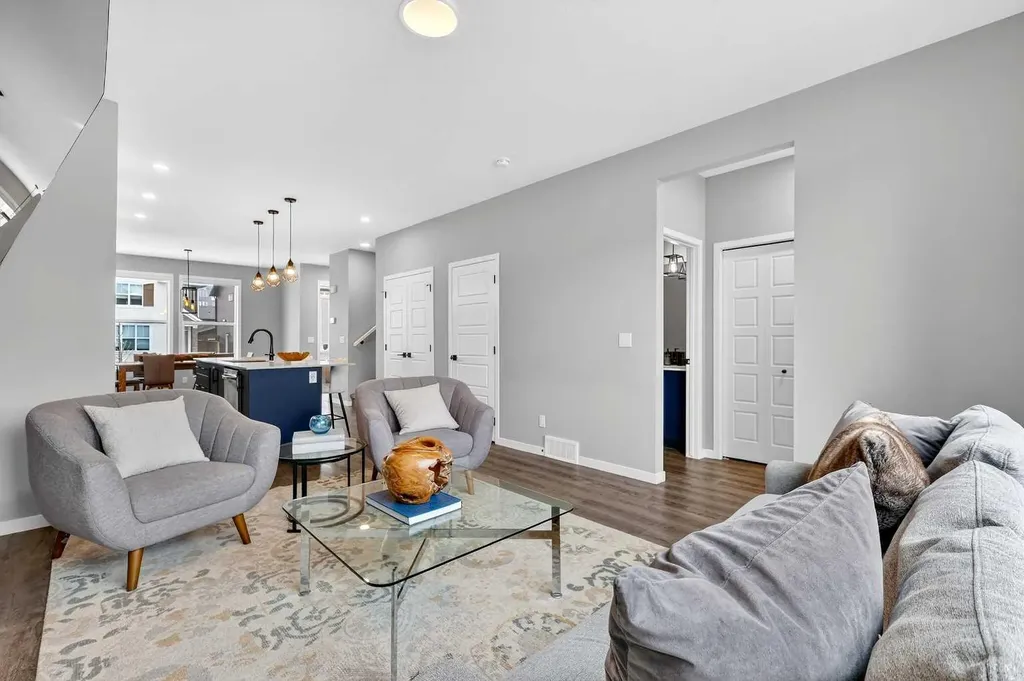 94 Wolf Gate NW Okotoks AB T1S 5T9