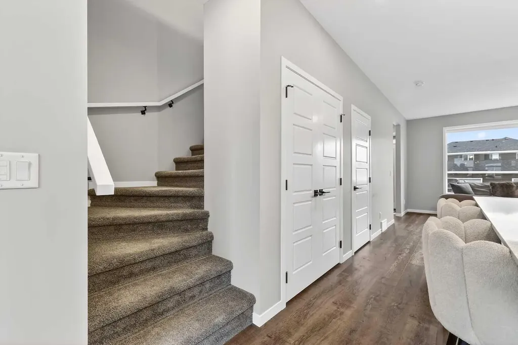 94 Wolf Gate NW Okotoks AB T1S 5T9