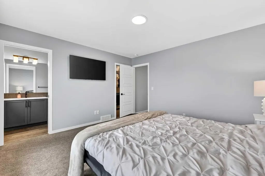 94 Wolf Gate NW Okotoks AB T1S 5T9