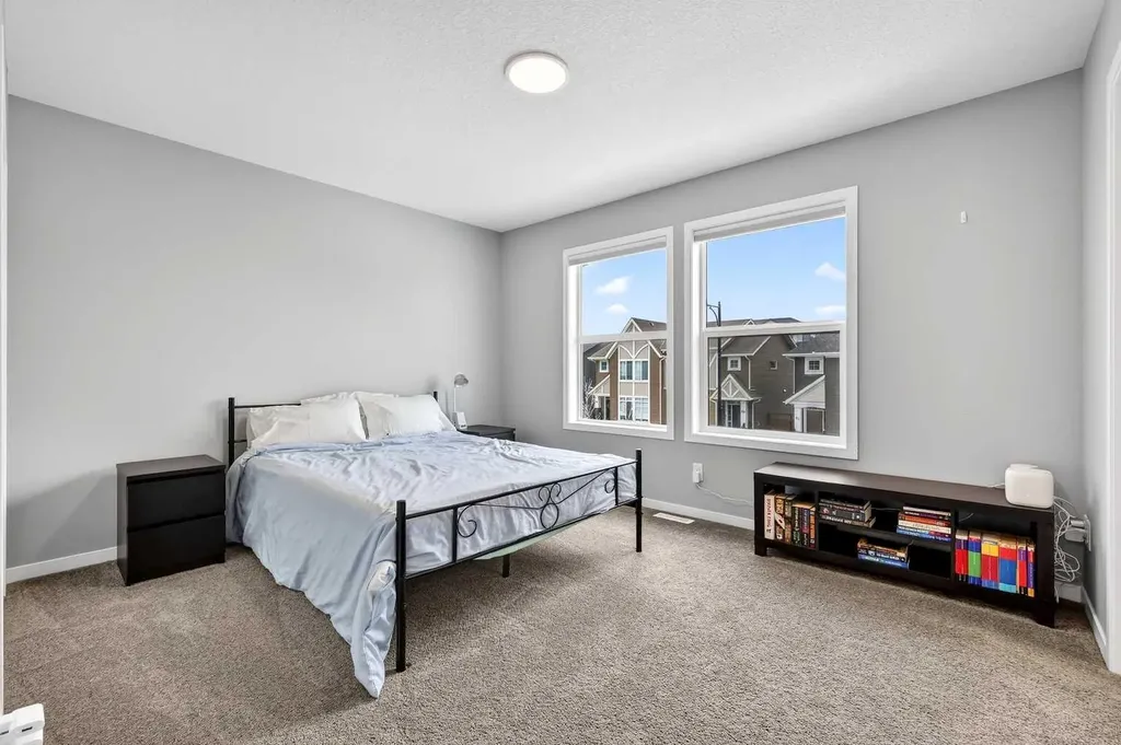 94 Wolf Gate NW Okotoks AB T1S 5T9