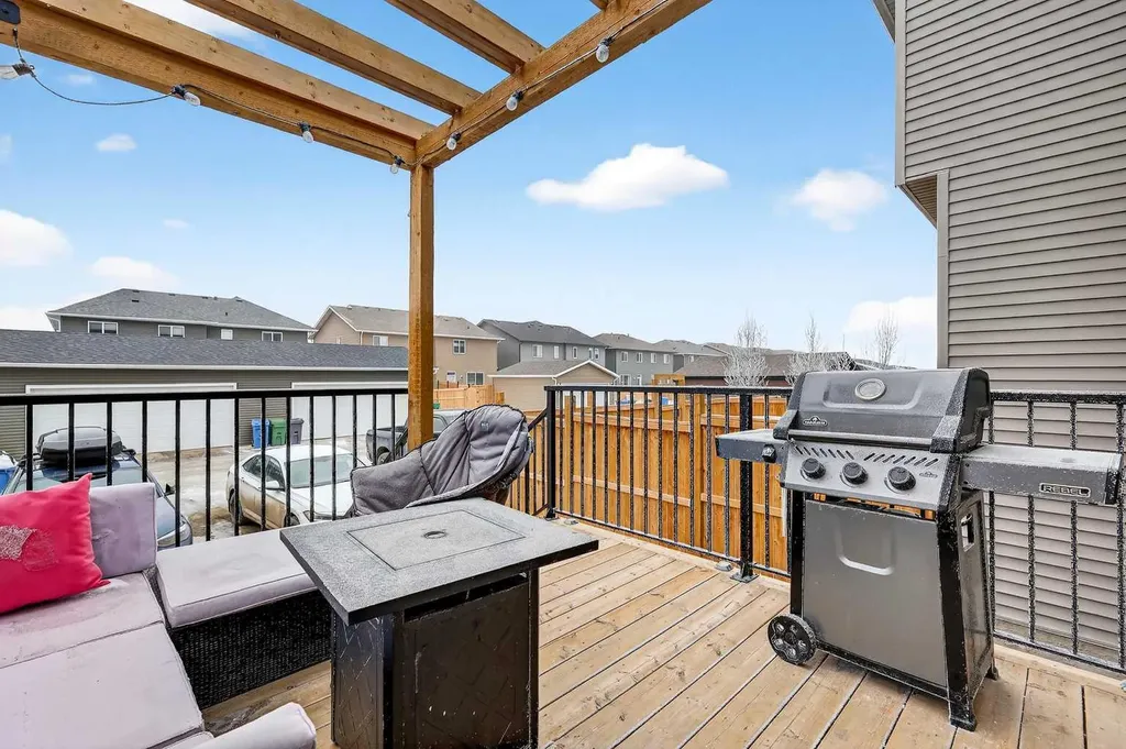 94 Wolf Gate NW Okotoks AB T1S 5T9