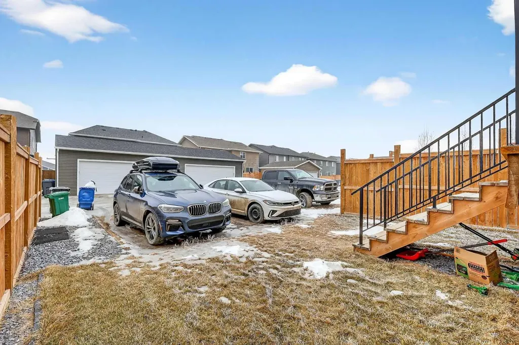 94 Wolf Gate NW Okotoks AB T1S 5T9