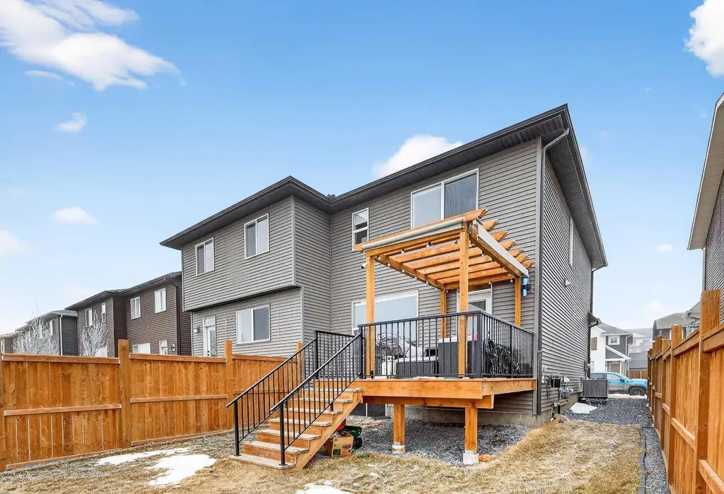 94 Wolf Gate NW Okotoks AB T1S 5T9