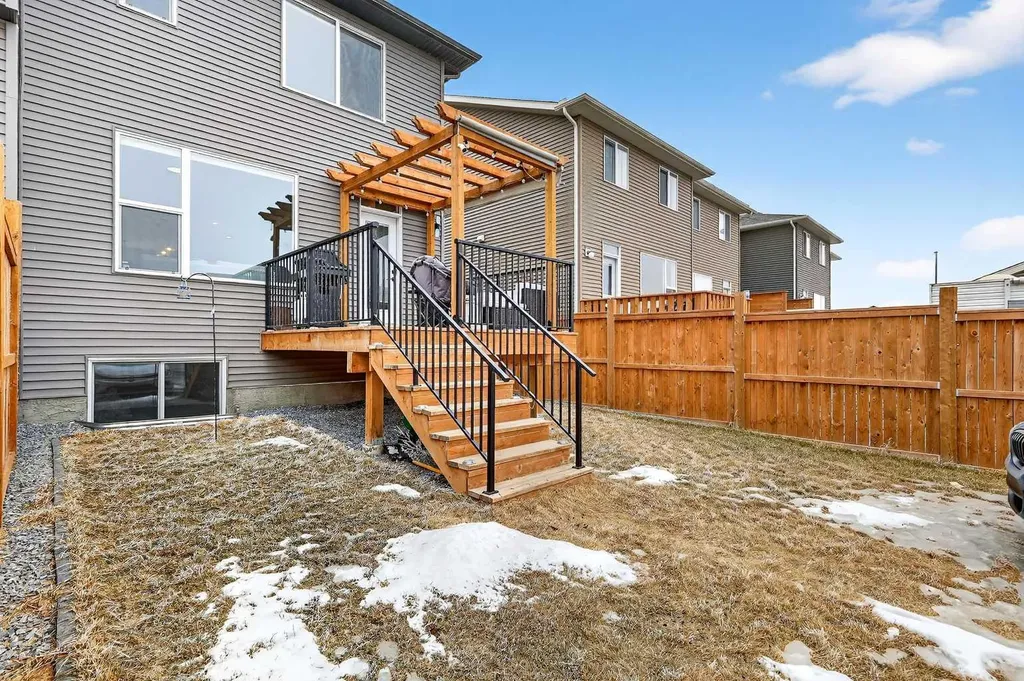 94 Wolf Gate NW Okotoks AB T1S 5T9