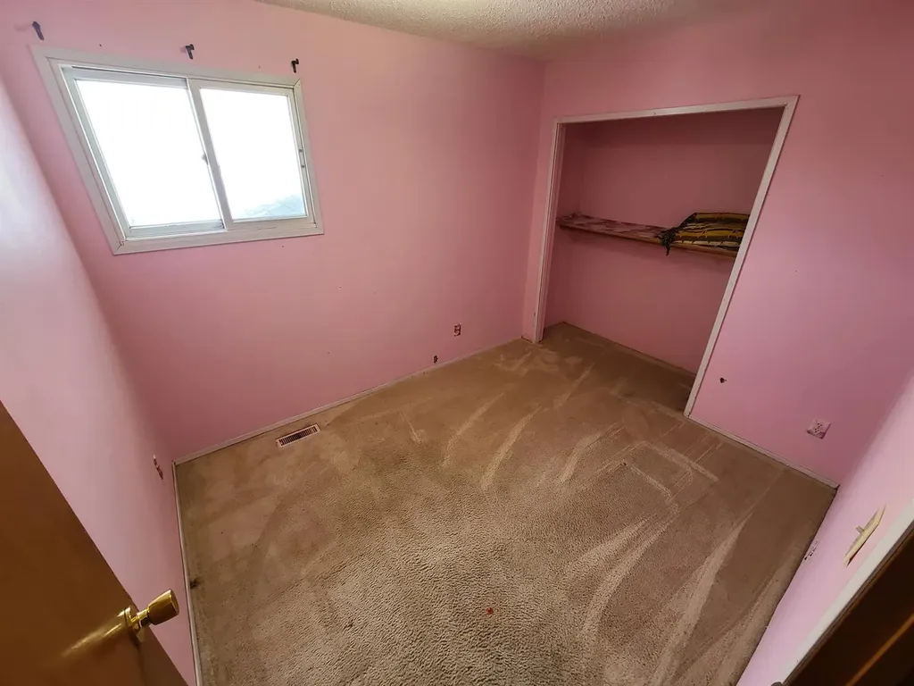 11129 92 Street Peace River AB T8S 1P6