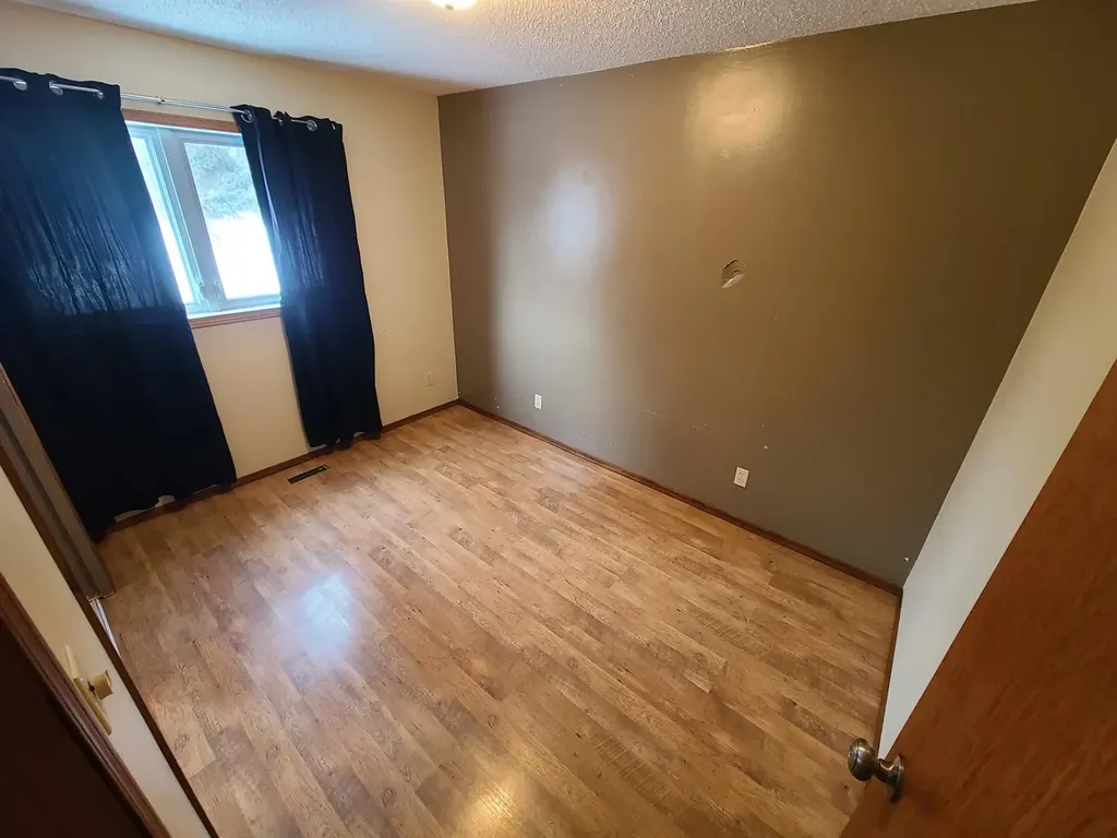 11129 92 Street Peace River AB T8S 1P6