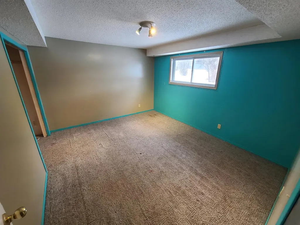 11129 92 Street Peace River AB T8S 1P6