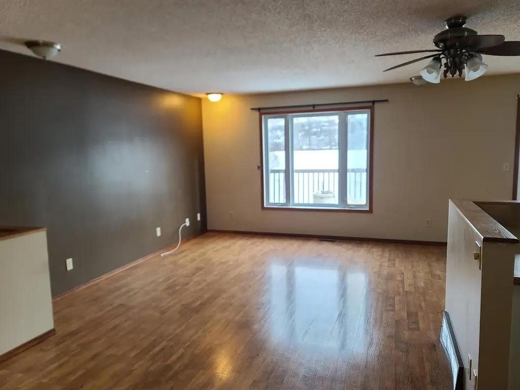 11129 92 Street Peace River AB T8S 1P6