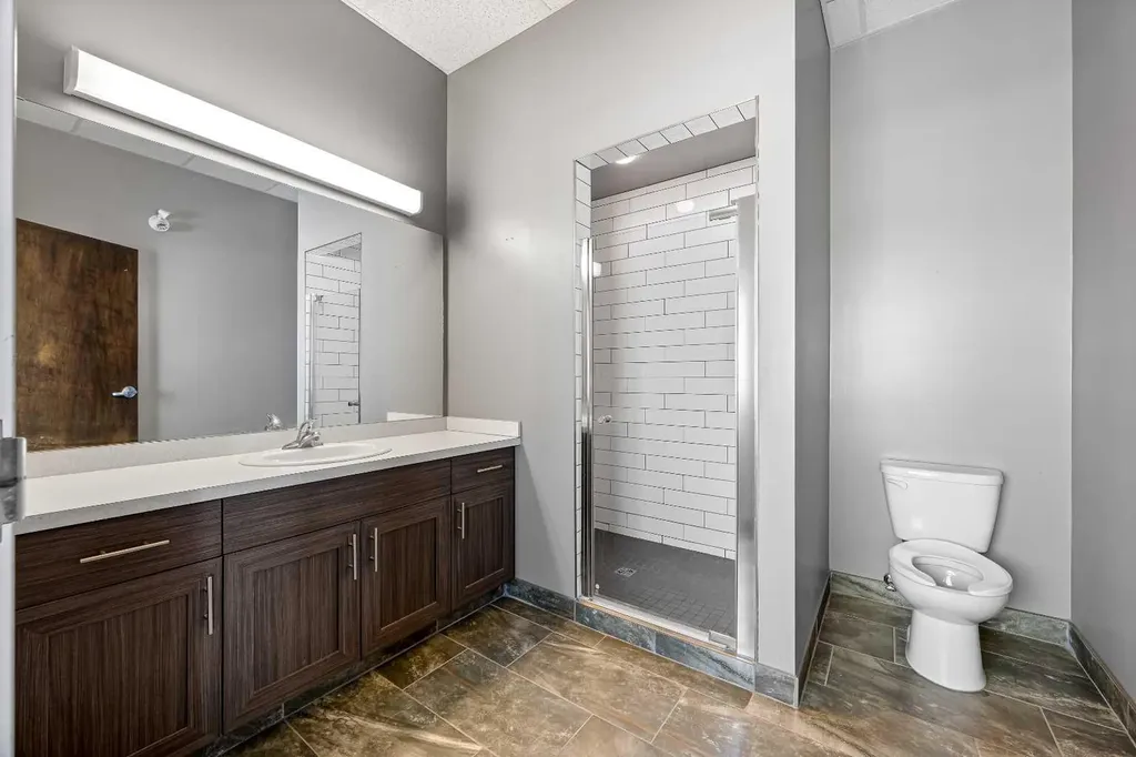 5267 67 Avenue Lloydminster AB T9V 3N6
