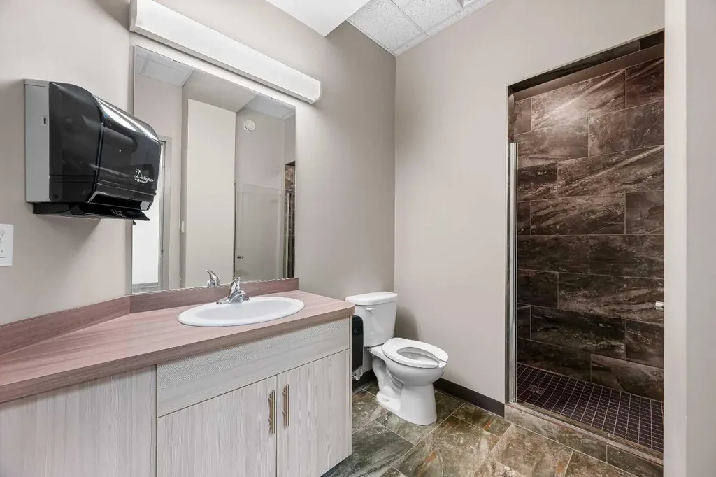 5267 67 Avenue Lloydminster AB T9V 3N6