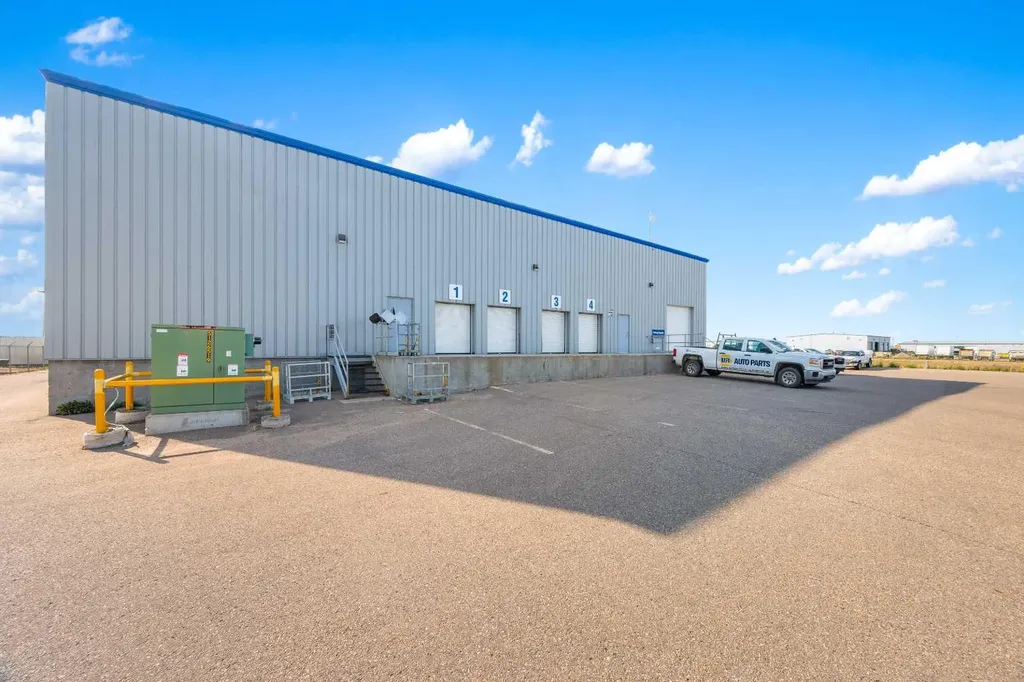 5267 67 Avenue Lloydminster AB T9V 3N6