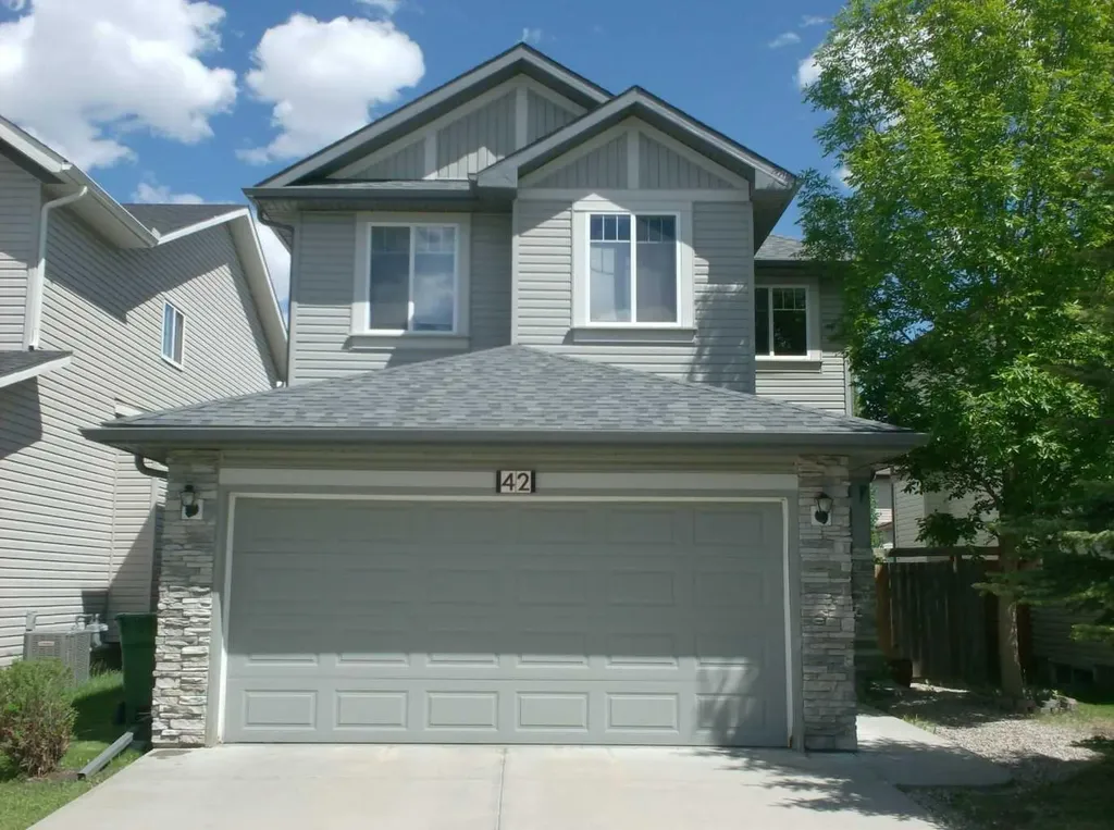 42 Everoak Green SW Calgary AB T2Y 0J5