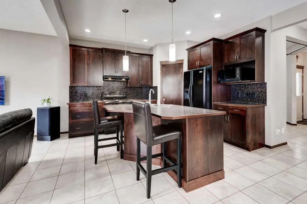 42 Everoak Green SW Calgary AB T2Y 0J5