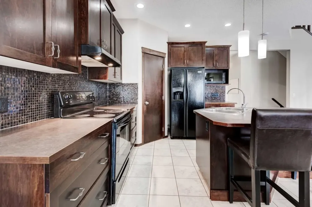 42 Everoak Green SW Calgary AB T2Y 0J5