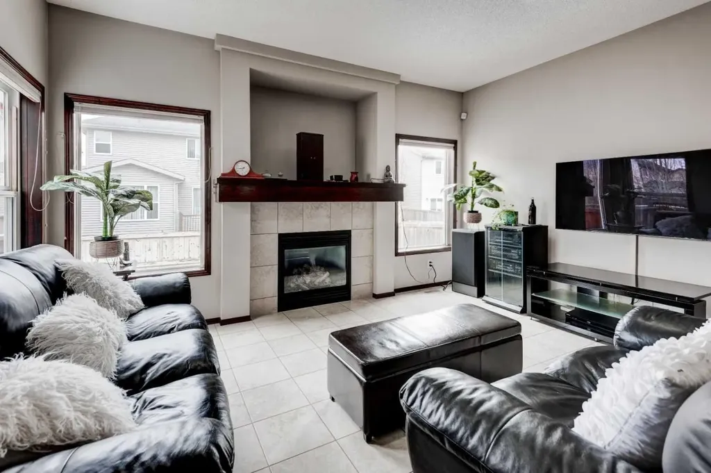 42 Everoak Green SW Calgary AB T2Y 0J5
