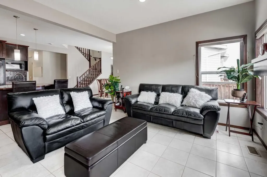 42 Everoak Green SW Calgary AB T2Y 0J5