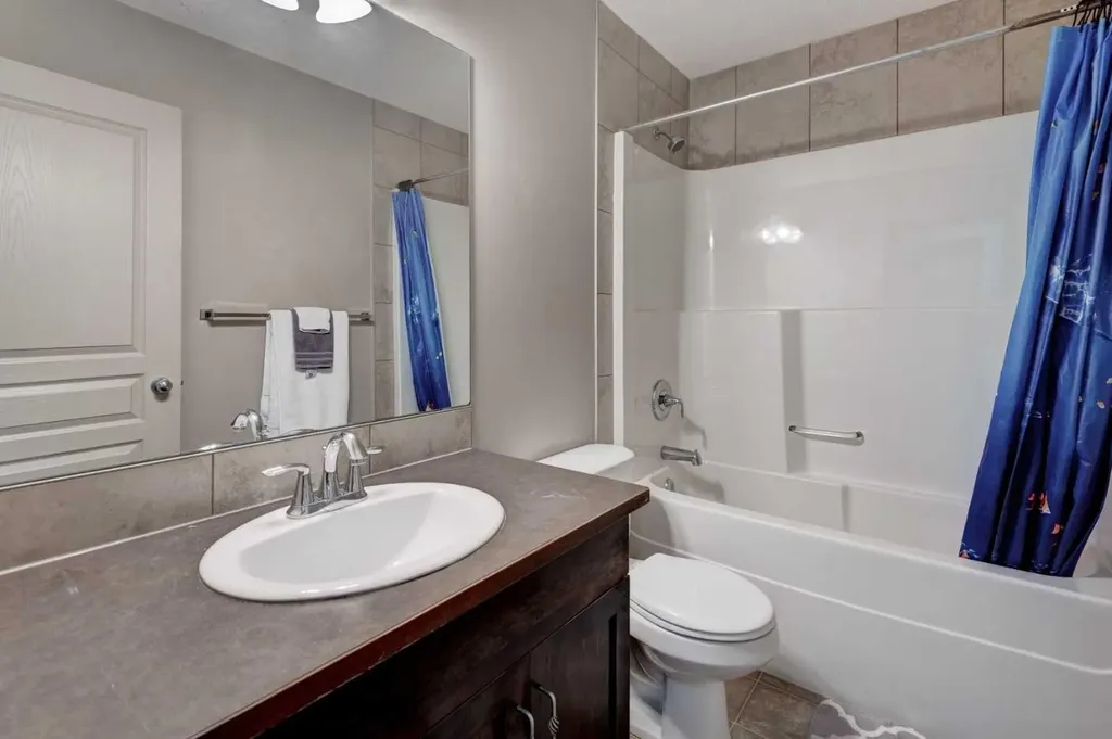 42 Everoak Green SW Calgary AB T2Y 0J5