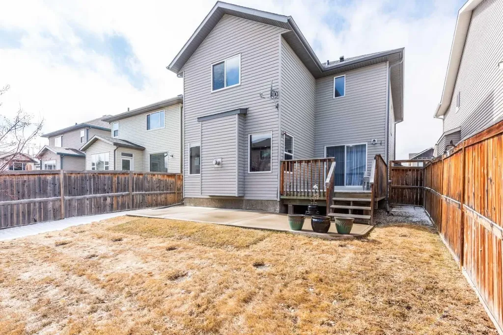 42 Everoak Green SW Calgary AB T2Y 0J5