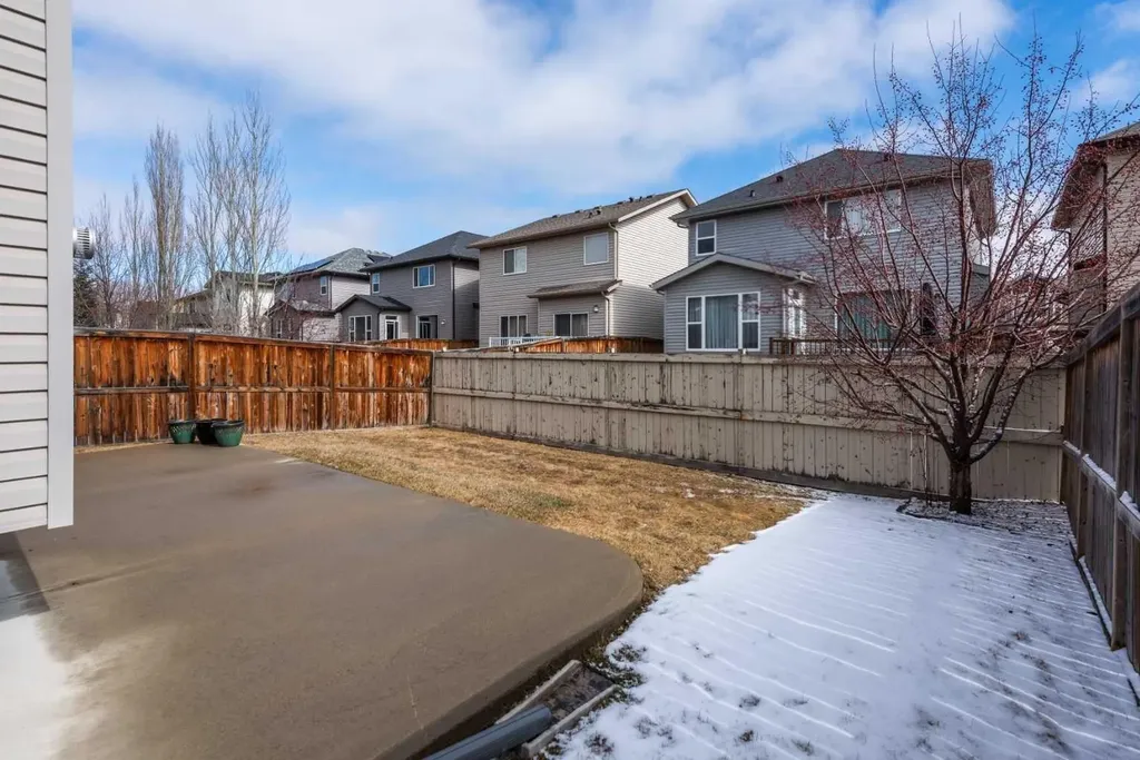 42 Everoak Green SW Calgary AB T2Y 0J5
