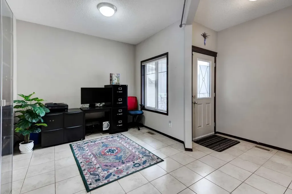 42 Everoak Green SW Calgary AB T2Y 0J5