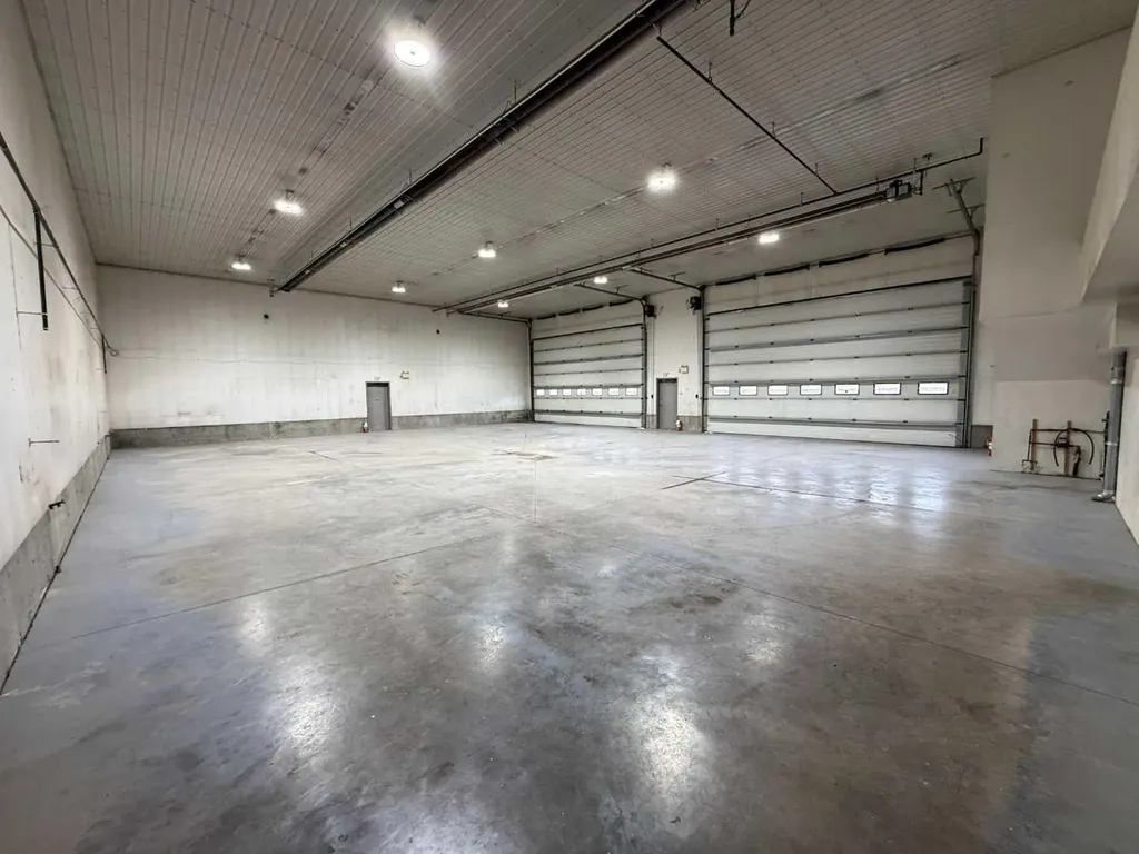 3805 14 Avenue N Lethbridge AB T1H 6Y6