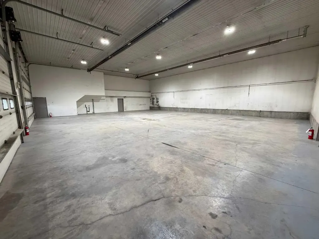 3805 14 Avenue N Lethbridge AB T1H 6Y6