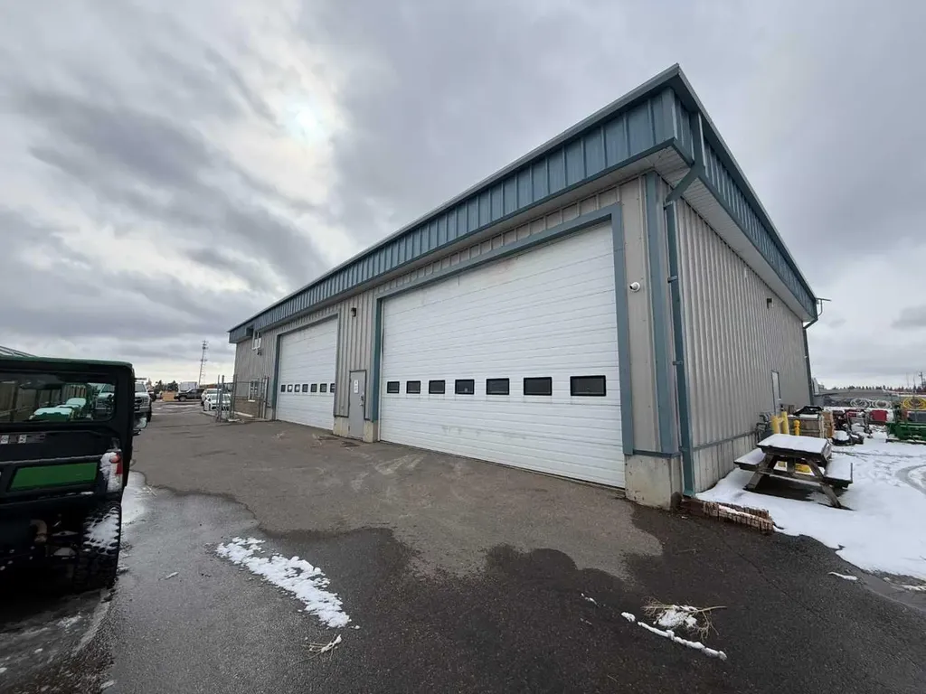 3805 14 Avenue N Lethbridge AB T1H 6Y6