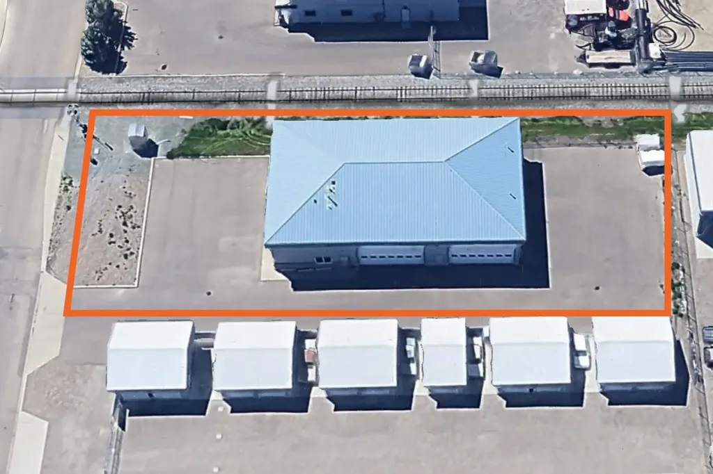 3805 14 Avenue N Lethbridge AB T1H 6Y6