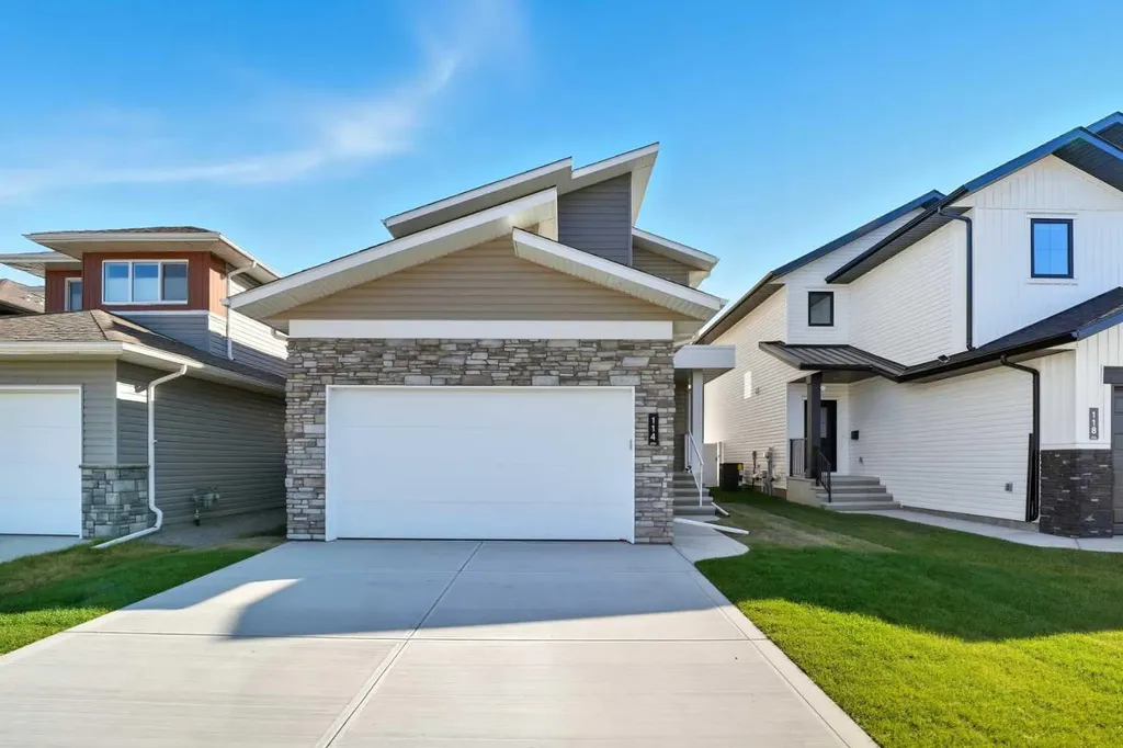 114 Palmer Circle Blackfalds AB T4M 0N8