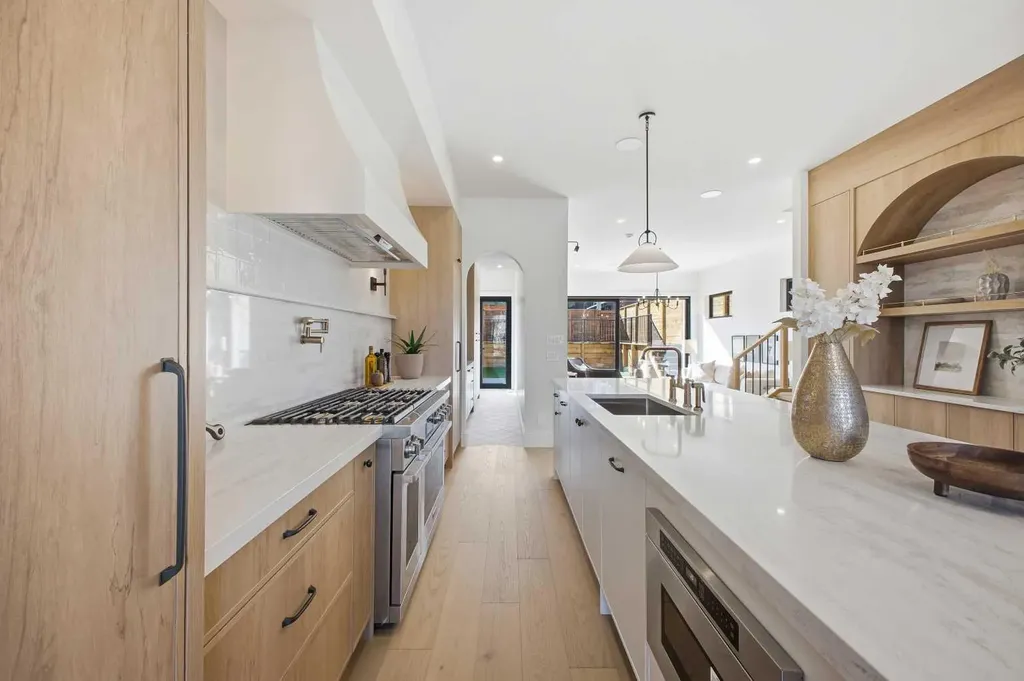 2025 27 Avenue SW Calgary AB T2T 1H6