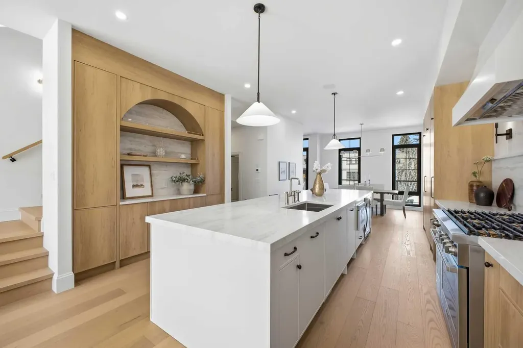 2025 27 Avenue SW Calgary AB T2T 1H6